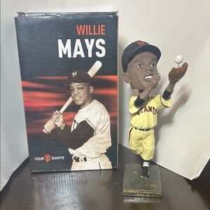 NIB San Francisco Giants Willie Mays ‘The Catch’ Bobblehead